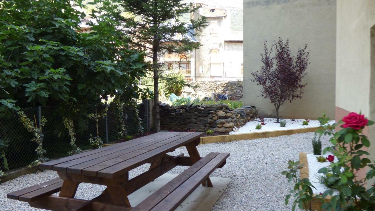 Parc Apartaments Rialp Kültér fotó